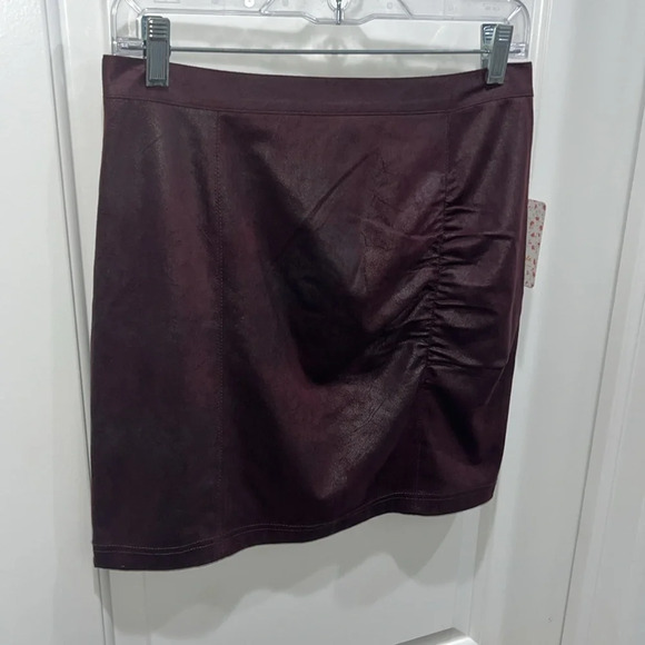 NWT Free People Women's Rumi Ruched Mini Skirt in Red Wine Size M - Picture 4 of 7